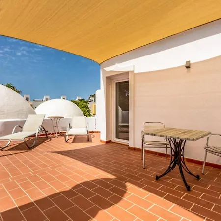 Casa Cinco Cupulas *