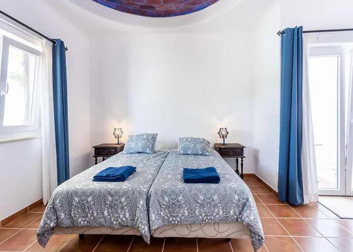 Casa Cinco Cupulas Bed & Breakfast *