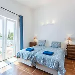 Casa Cinco Cupulas *