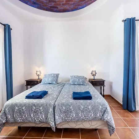 Casa Cinco Cupulas Bed and breakfast *